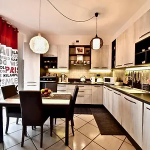 modern-family-apartment-halfway-between-milano-and-como.it-lombardy.com/